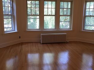 8543 S Phillips Ave, Chicago, IL