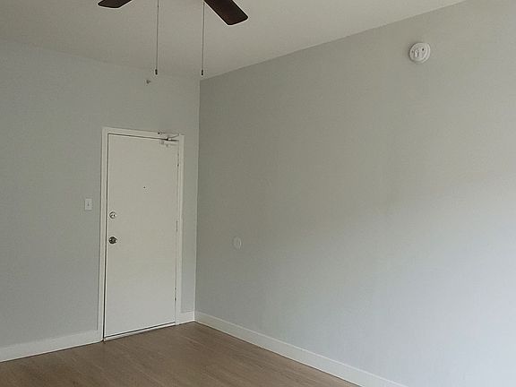 2nd image of 856 S Catalina St #403