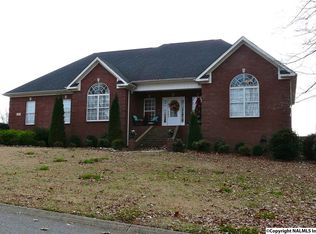 6 Hollytree Cir, Fayetteville, TN 37334
