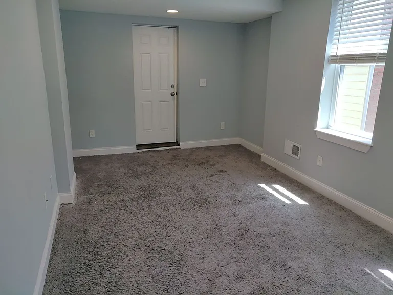 103 S Highland Ave — Photo 23