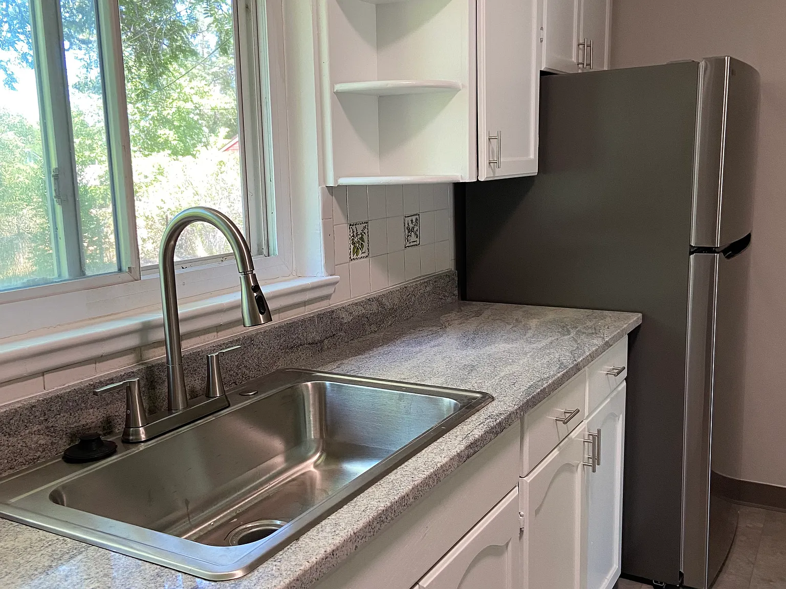 2 bed, 850 sqft, $1,900 — Photo 4