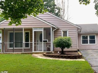 70 Eastfield Rd, Montgomery, IL 60538