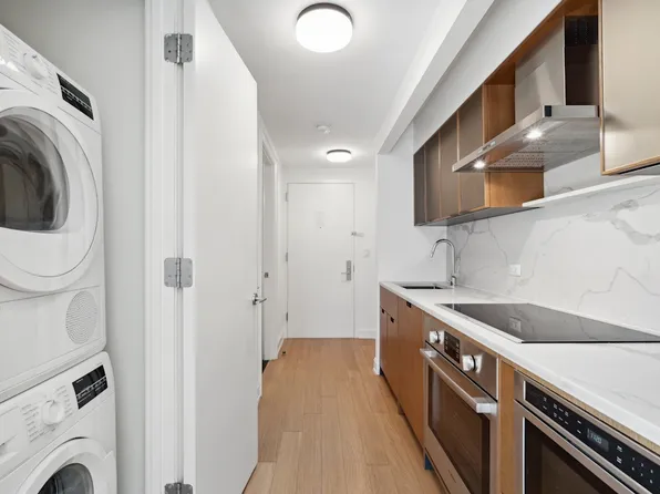 420 East 54th Street image 3 of 23