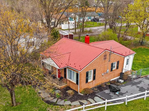 1564 Williamsport Pike, Martinsburg, WV 25404