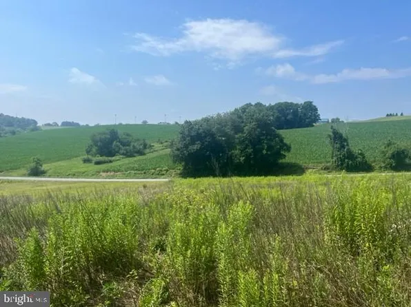 6 Thompson Rd, Fawn Grove, PA 17321