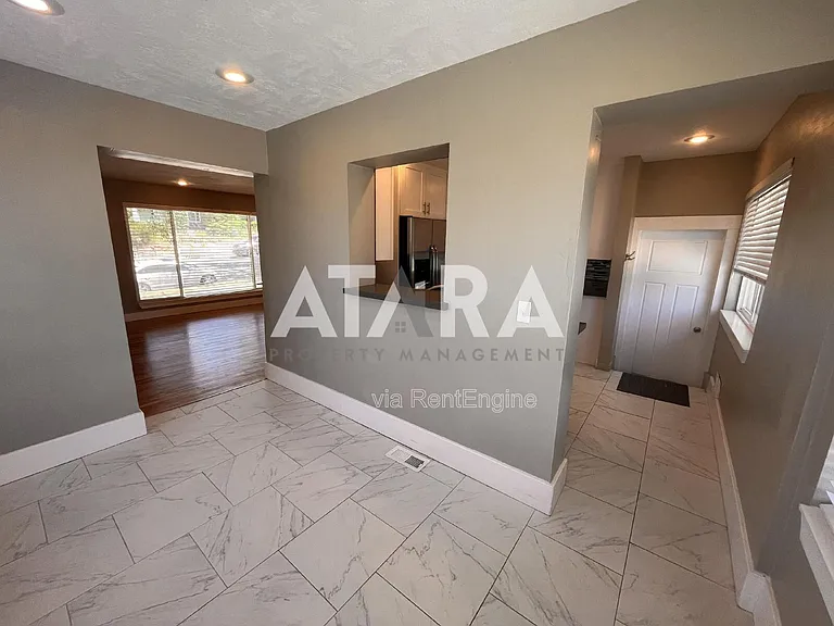 2362 E Bryan Ave — Photo 9