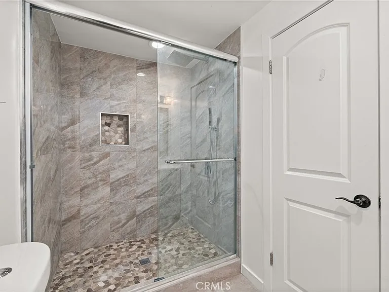 4630 Cedros Ave — Photo 44