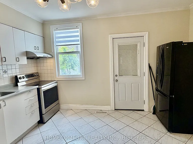 83 Hounslow Heath Rd #MAIN — Photo 3