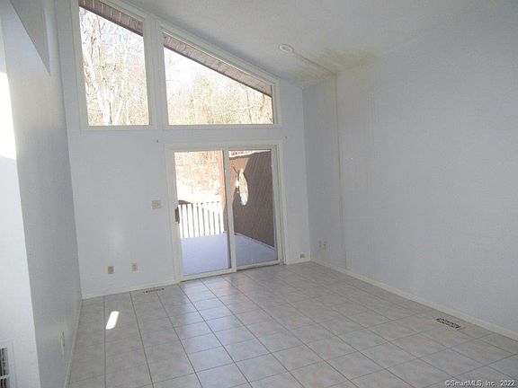 4th image of 3 Watercliff Cir