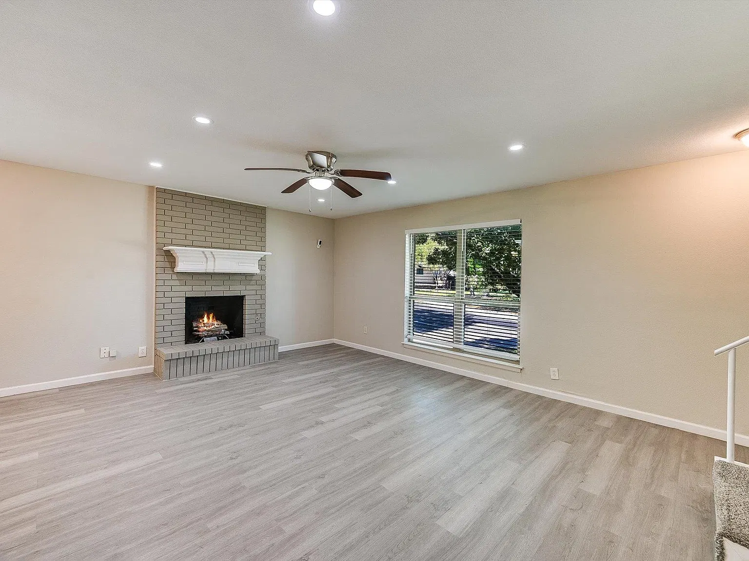 2 bed, 1.5 bath, 1346 sqft, $1,750 — Photo 3