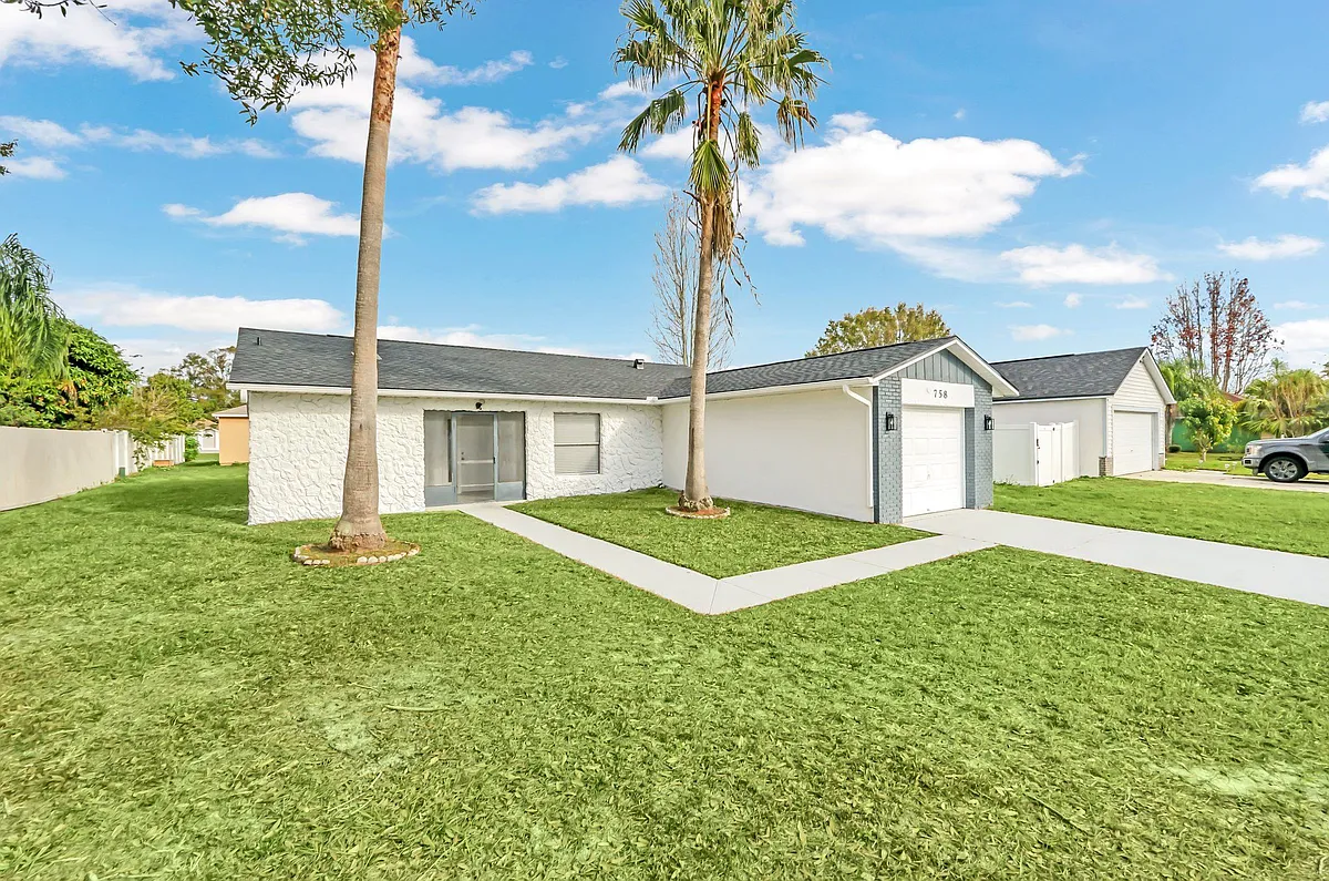 Building Photo - 758 Dromedary Dr