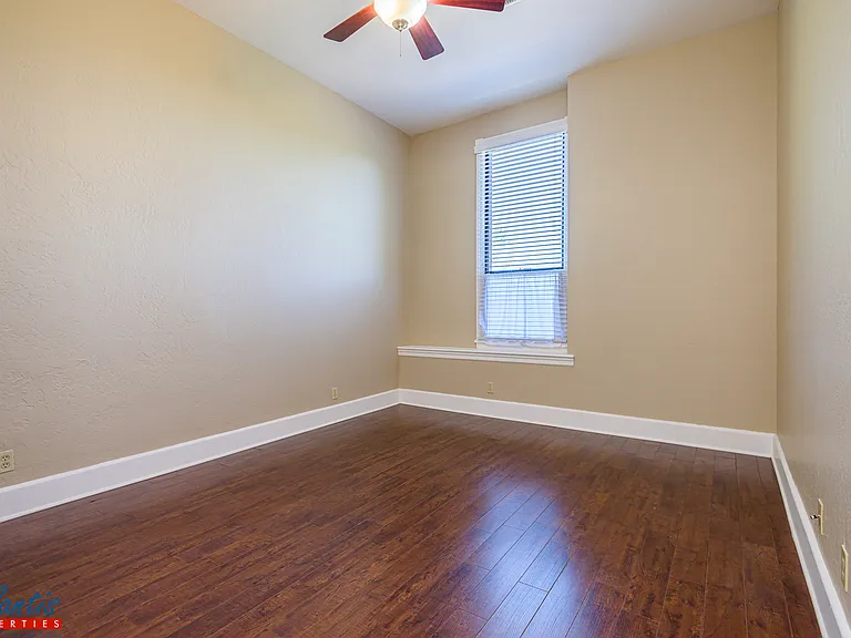 31 E Main St #201 — Photo 5