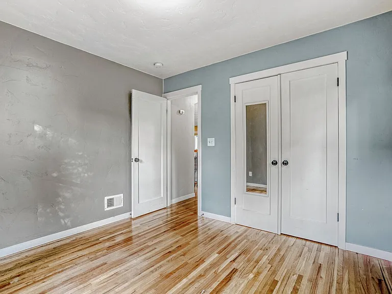 2507 NE 59th St — Photo 18