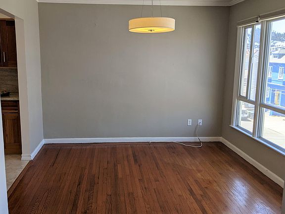 3rd image of 848 46th Ave