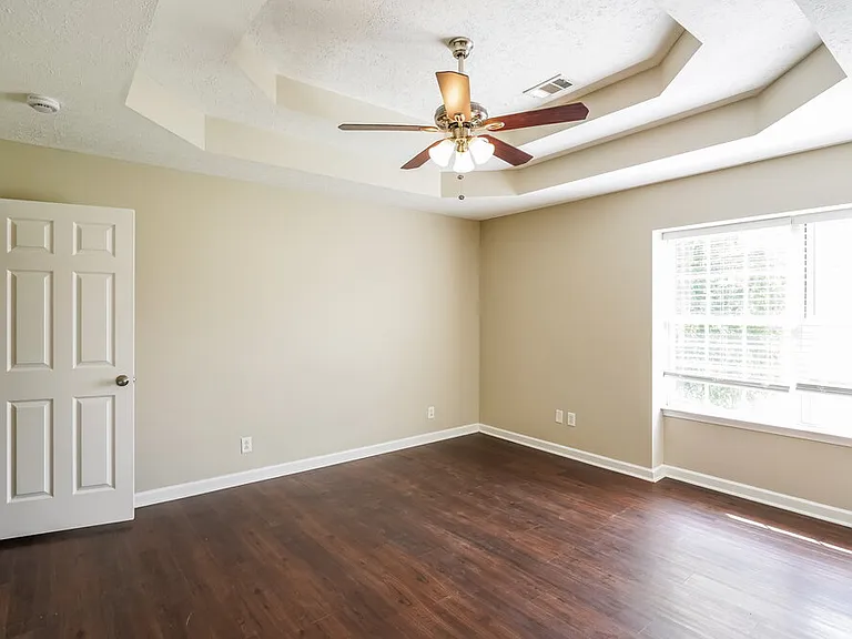 131 E Braxton Ln — Photo 11