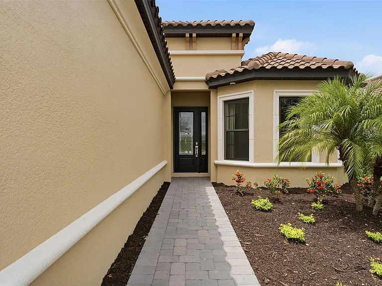 7708 Moonbeam Ave — Photo 3