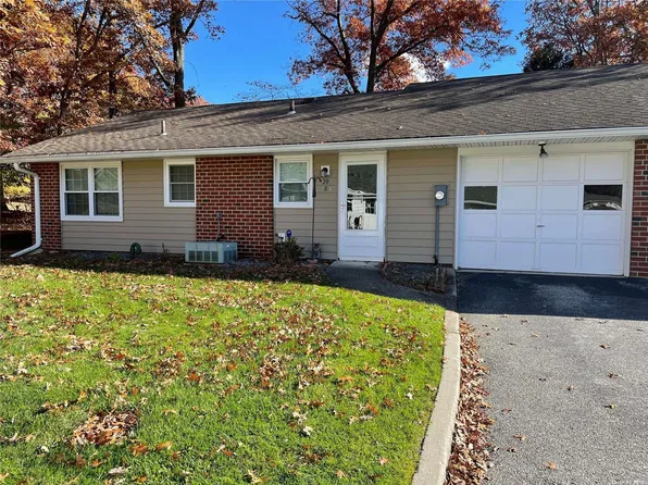 20 Guilford #B, Ridge, NY 11961