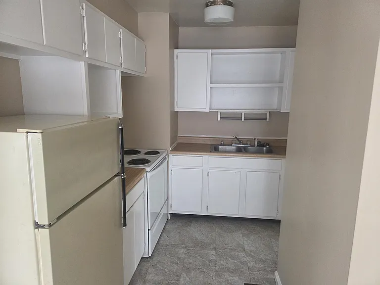 679 Woodruff Place East Dr — Photo 3