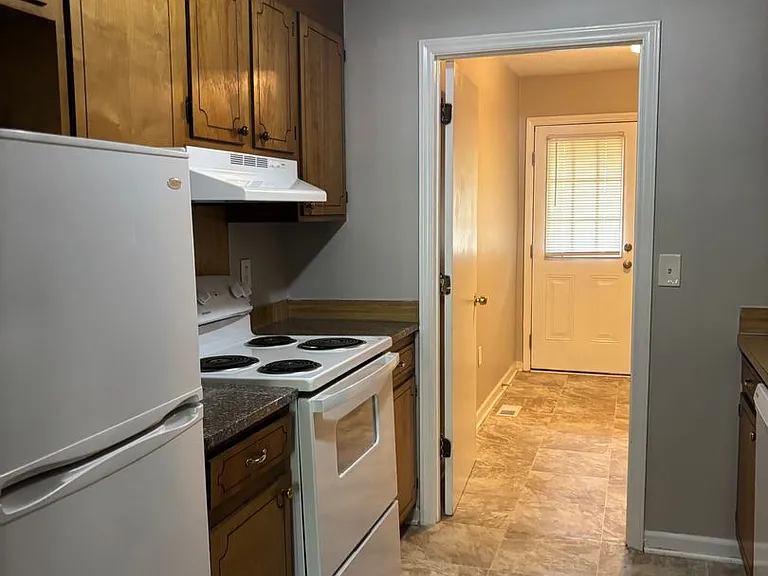 3631 Driftwood Dr — Photo 7