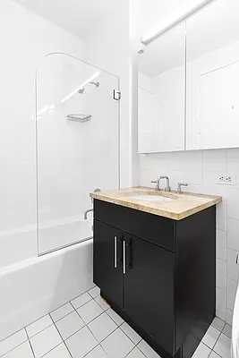 Rented by Compass | media 23