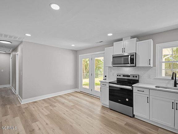 5th image of 518 Gayle Boulevard