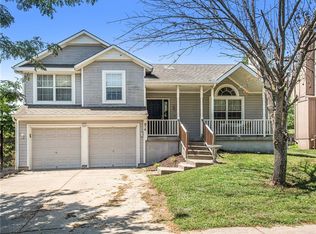 614 S Adams St, Raymore, MO 64083