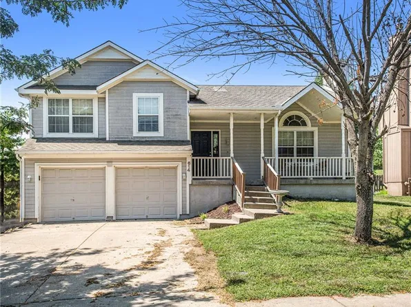 614 S Adams St, Raymore, MO 64083