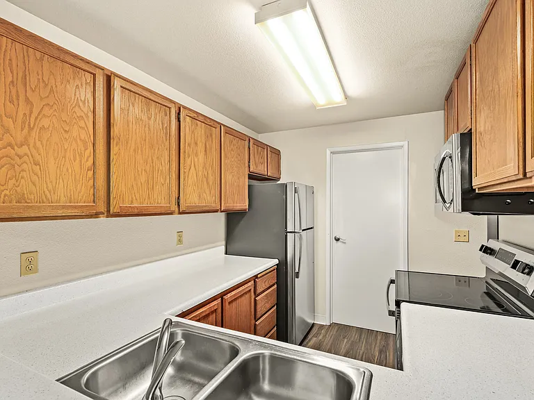 Starboard Apartments — Photo 47