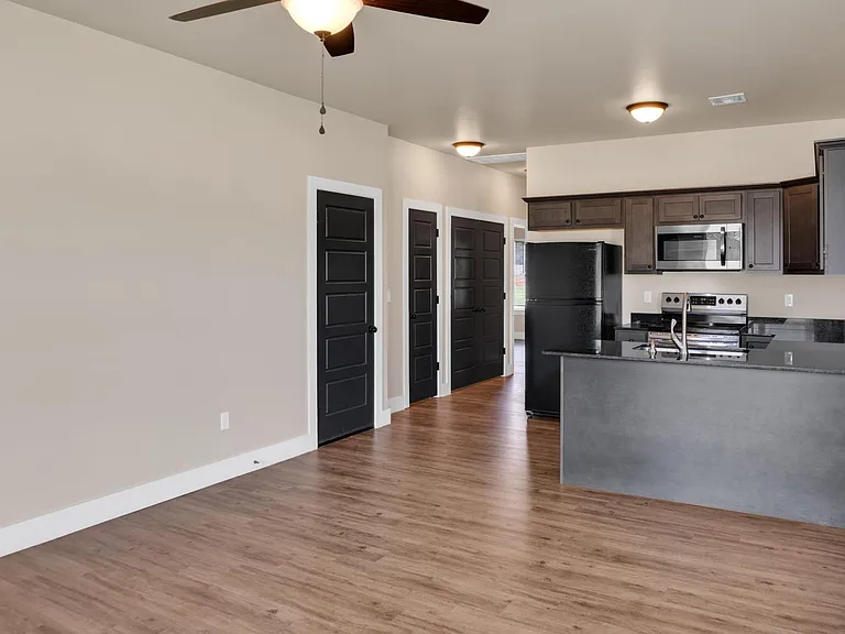 416 S Debra Ct — Photo 4
