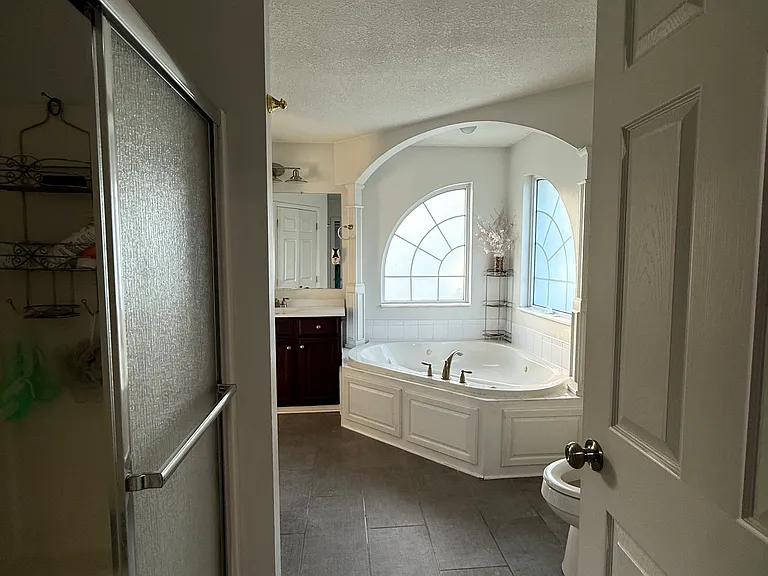 526 Buckley Rd — Photo 9
