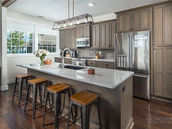 4th image of 198 Ramblestone Terrace #303