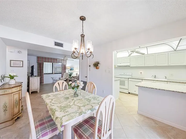 788 Park Shore Dr #D30 — Photo 8