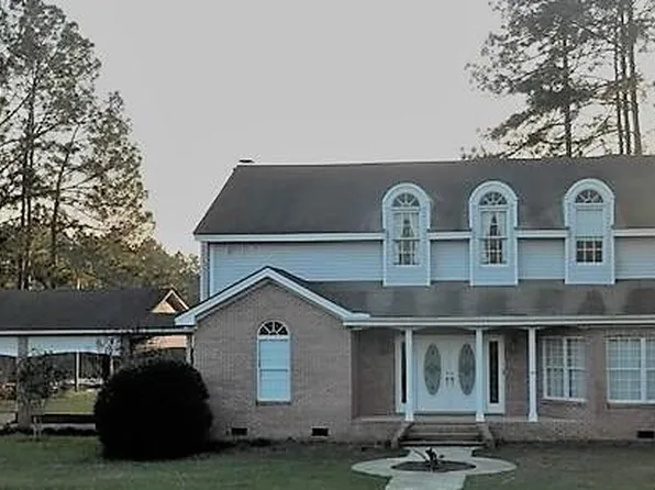 347 Twin Lakes Dr, Moultrie, GA 31768