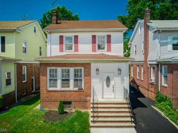 25 Warwick St, East Orange City, NJ 07017