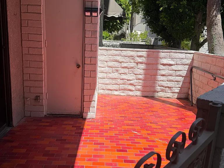 5345 White Oak Ave #G — Photo 34
