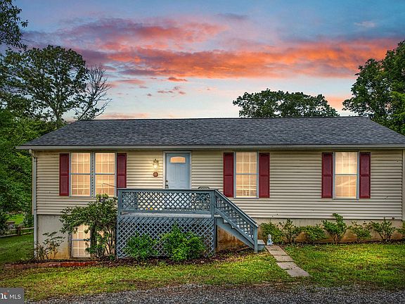 2nd image of 8 Perkins Ln