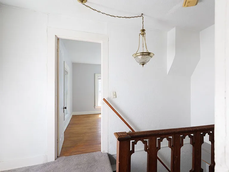 427 Flower Ave E — Photo 19