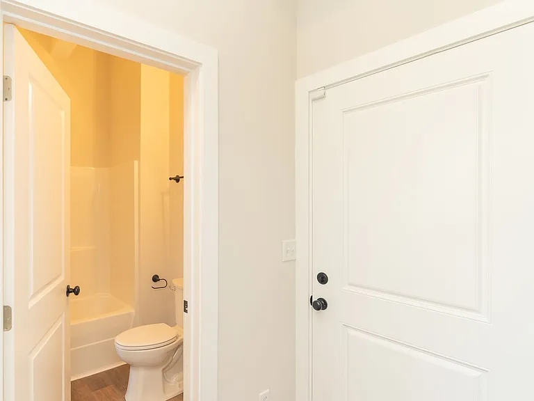 1039 Montague Pl — Photo 6