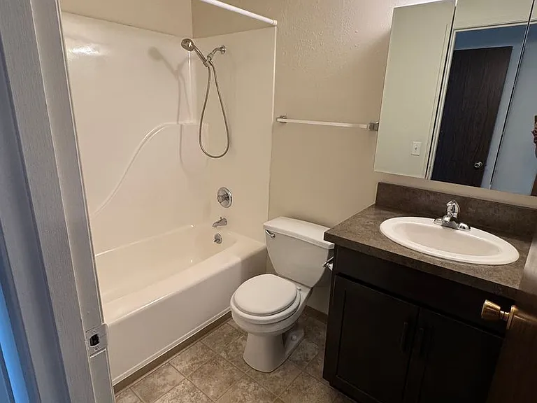 Fairmont Terrace — Photo 15