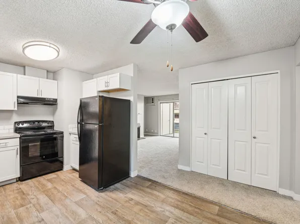 Wimbledon Square And Gardens