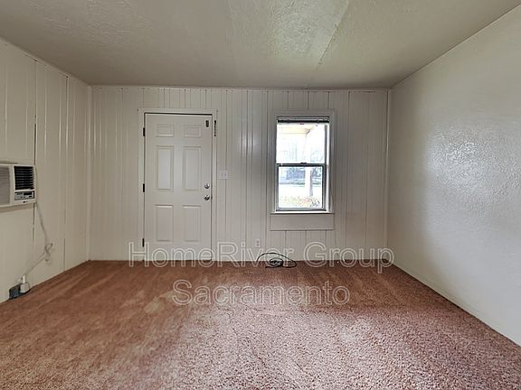 3rd image of 606 Main St