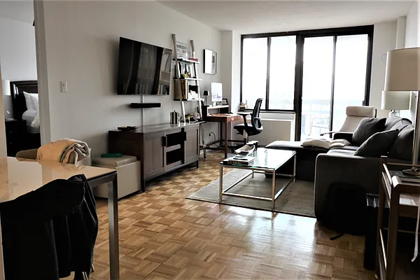 Rented by Newell and Assoc. | media 4