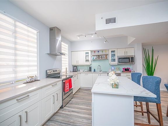 4th image of 2841 NE 185th Street #514