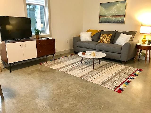 1st image of 374 Herron Dr APT 1