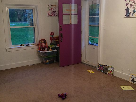 3rd image of 2207 Pine Ln