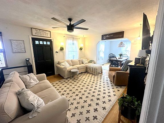 3rd image of 1009 Hibbler Cir