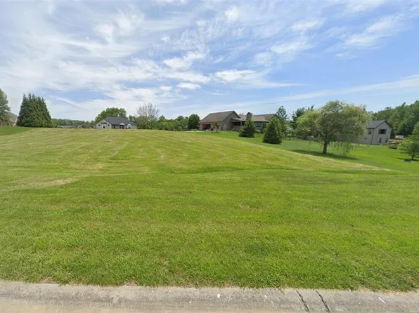 122 Wyndrose Estates Dr, Belleville, IL 62226