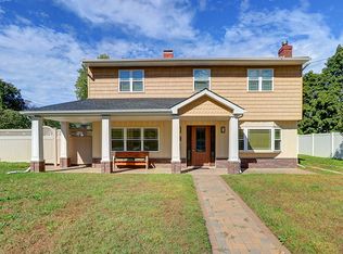 503 Gwynn St, Babylon, NY 11702