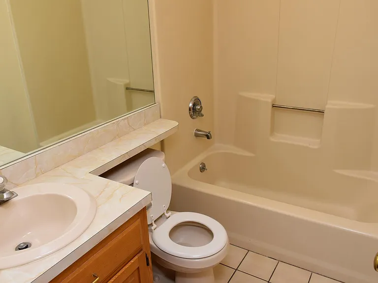 Stonington Estates Apartments — Photo 58