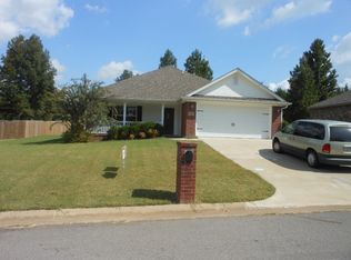 820 S 15th St, Lavaca, AR 72941